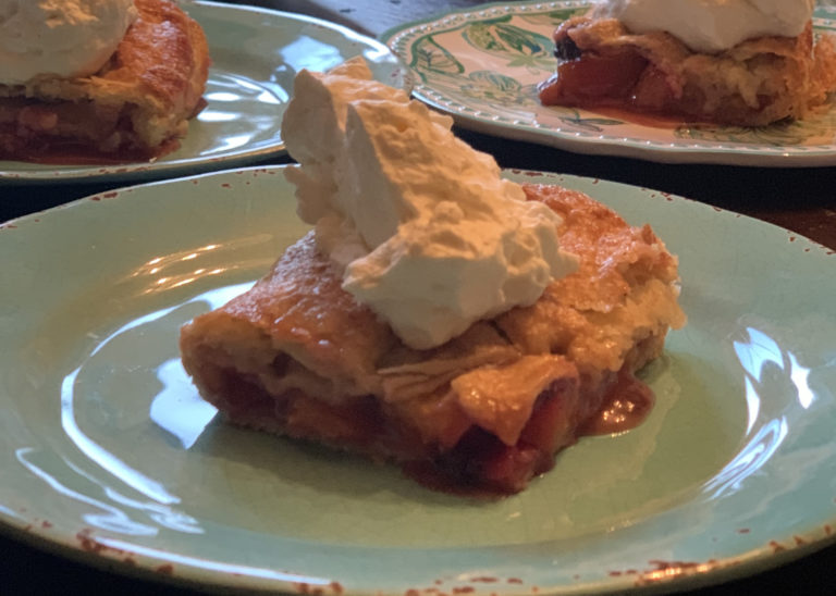 peach and blueberry slab pie